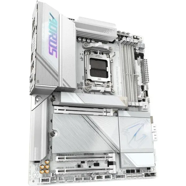 GIGABYTE X870E AORUS PRO ICE socket AM5 moederbord (3)