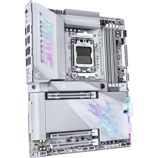 GIGABYTE X870E AORUS PRO X3D ICE socket AM5 moederbord (3)